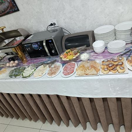 Barhat Hotel Tashkent Esterno foto