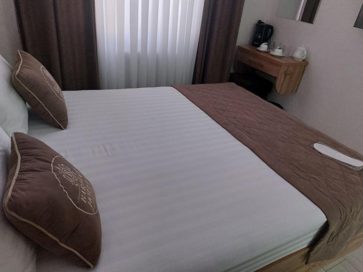 Barhat Hotel Tashkent Esterno foto