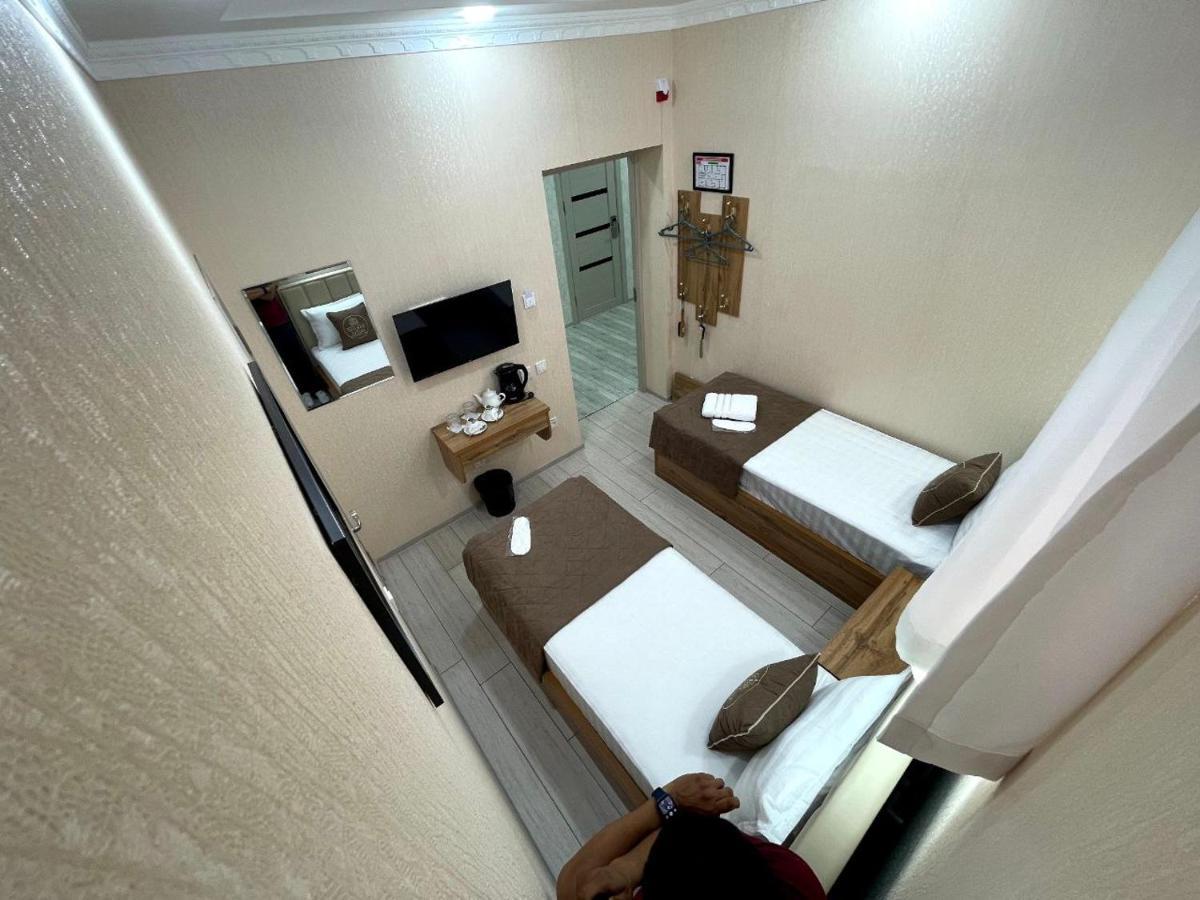 Barhat Hotel Tashkent Esterno foto