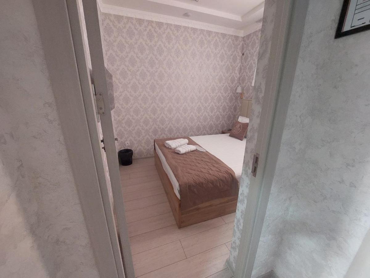 Barhat Hotel Tashkent Esterno foto