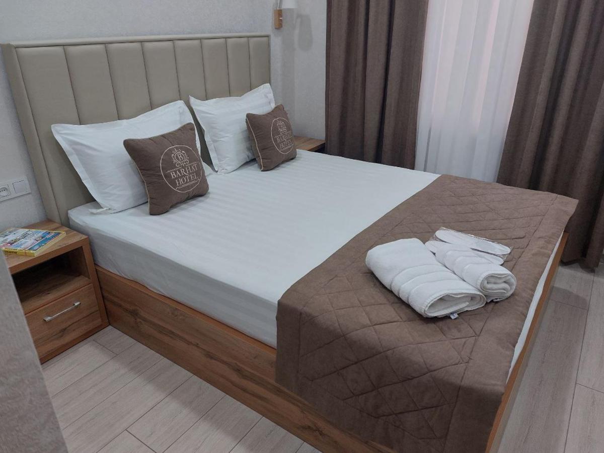 Barhat Hotel Tashkent Esterno foto
