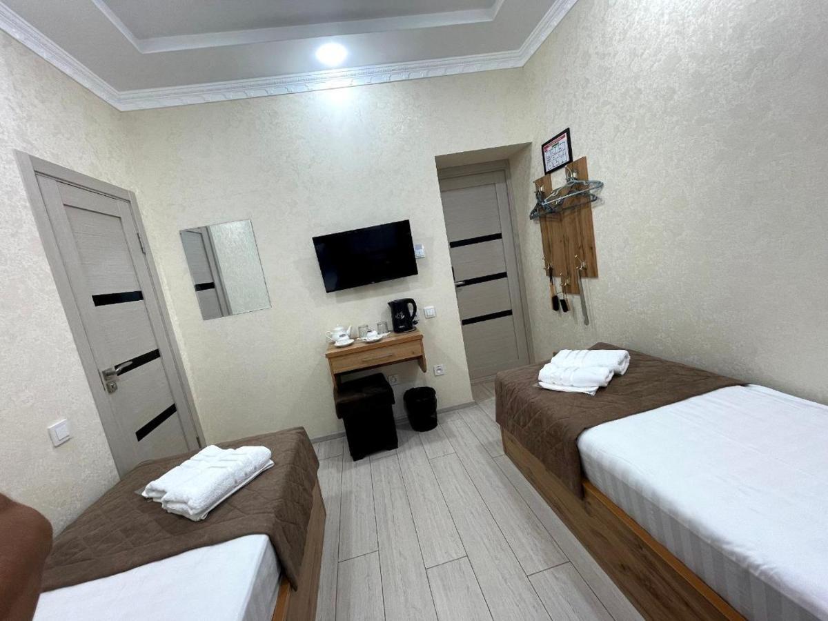 Barhat Hotel Tashkent Esterno foto