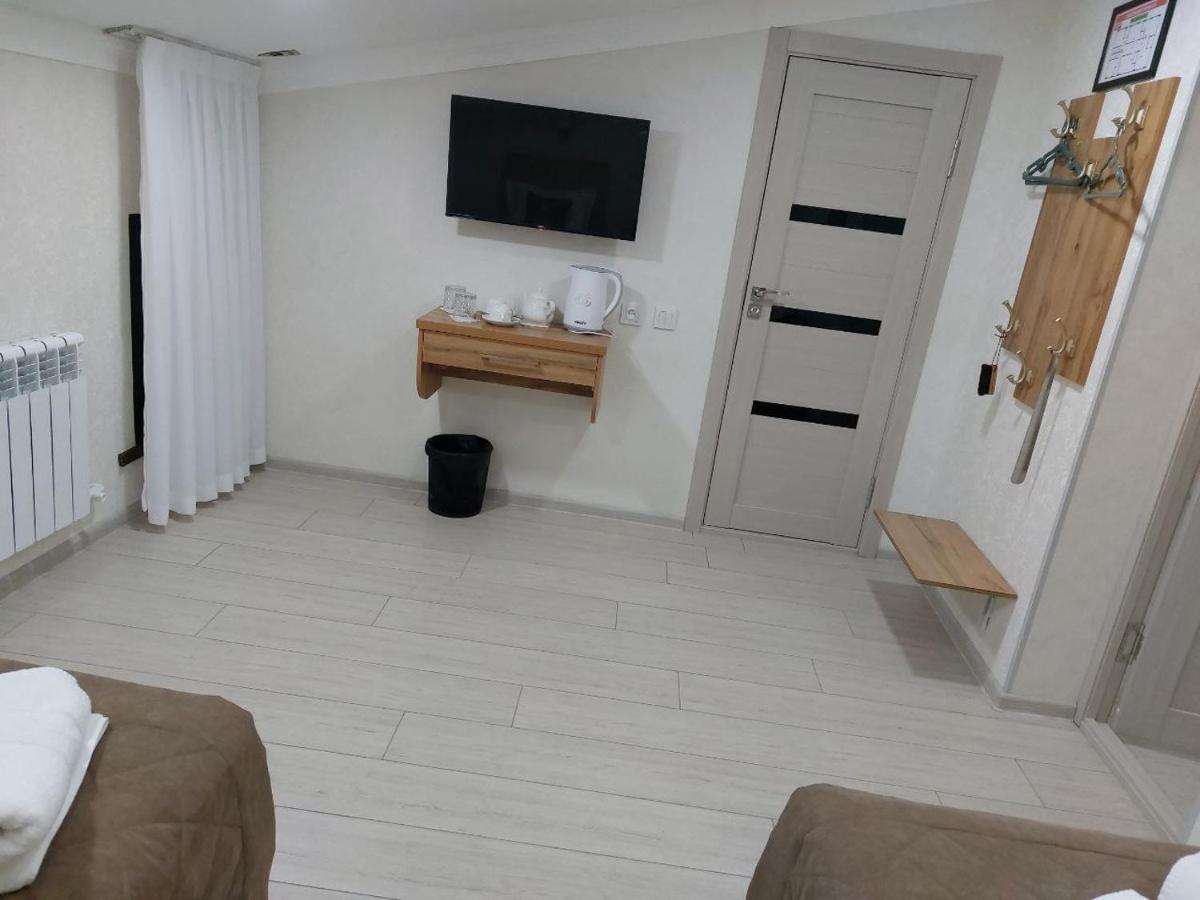 Barhat Hotel Tashkent Esterno foto