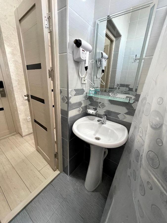 Barhat Hotel Tashkent Esterno foto