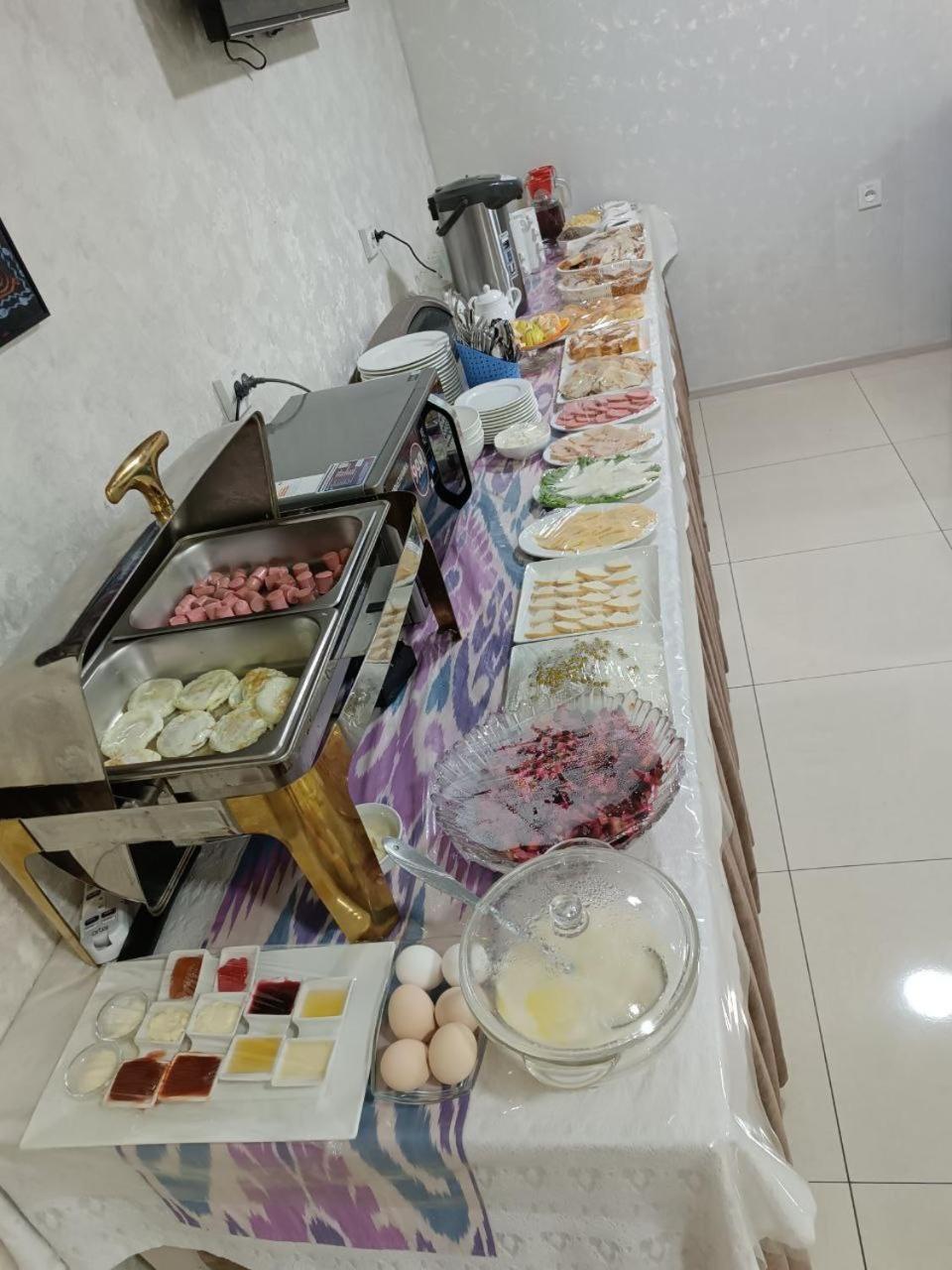 Barhat Hotel Tashkent Esterno foto