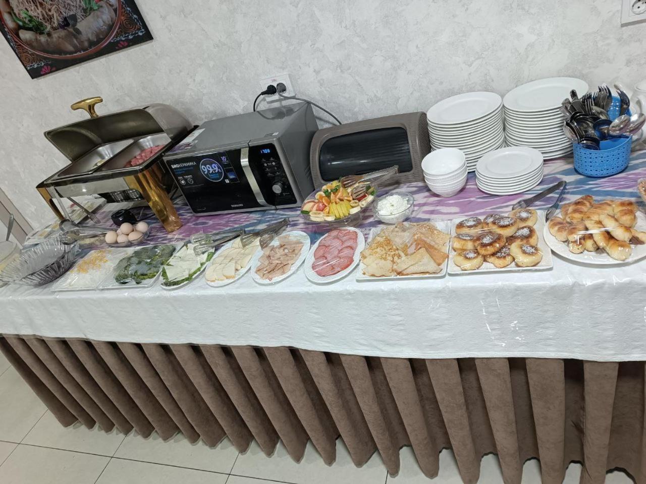 Barhat Hotel Tashkent Esterno foto