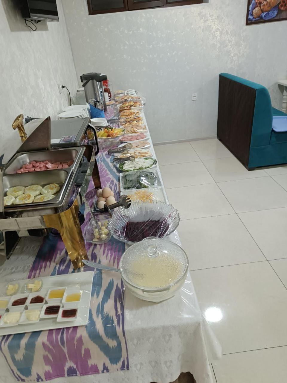 Barhat Hotel Tashkent Esterno foto